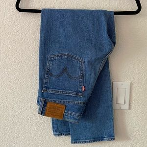 Levi’s high rise wedgie straight jean